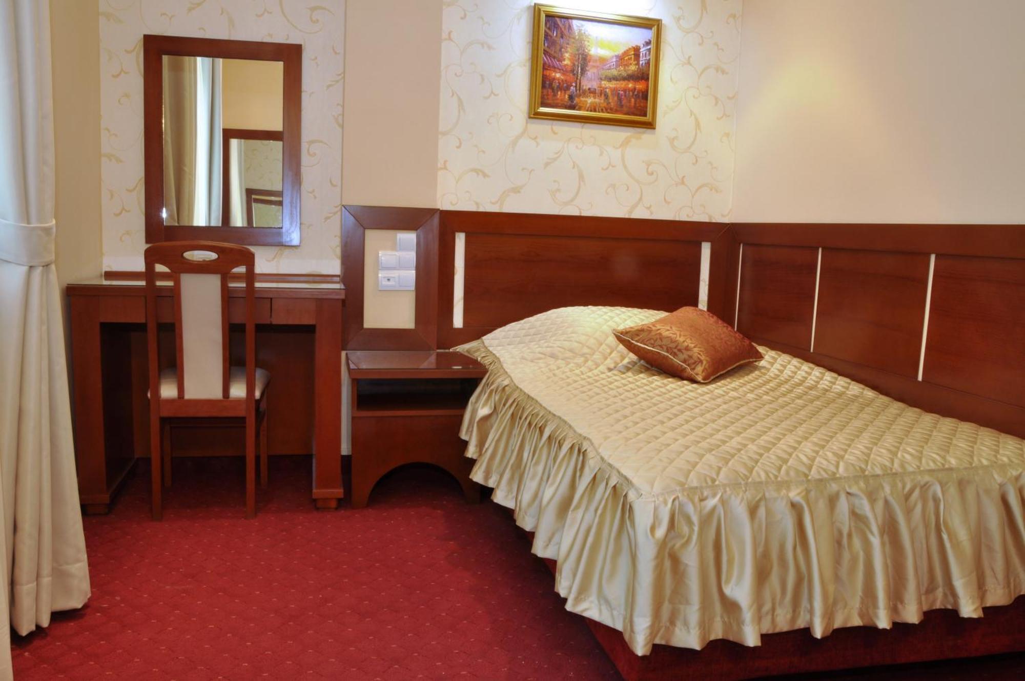Hotel Botika Kraljevo Exteriör bild