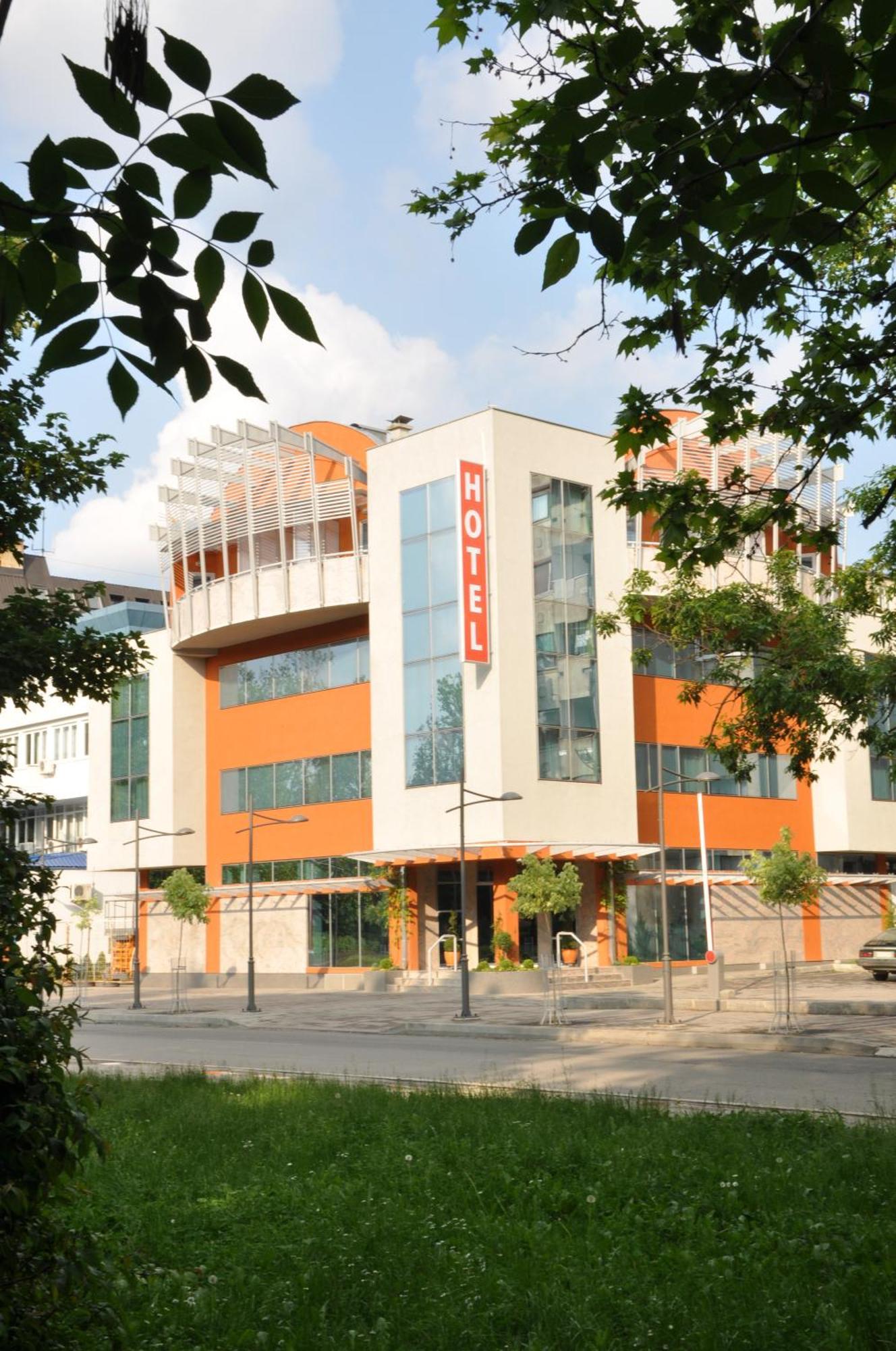 Hotel Botika Kraljevo Exteriör bild