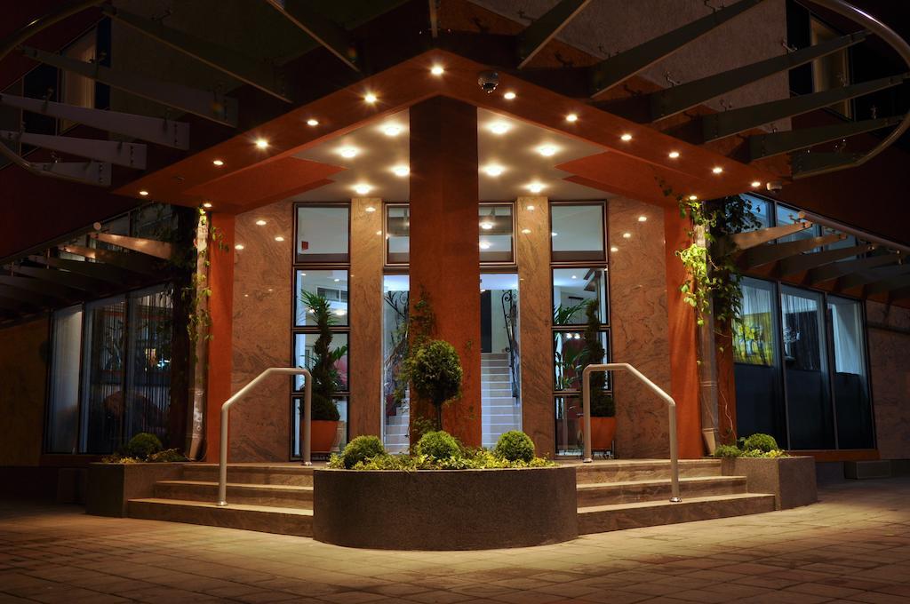 Hotel Botika Kraljevo Exteriör bild